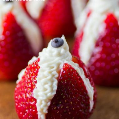 CHEESECAKE STUFFED STRAWBERRIES are an easy and delicious way to celebrate the summer season!
