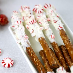 These Chocolate Peppermint Pretzels are an easy holiday treat that are perfect for parties or to give as gifts!