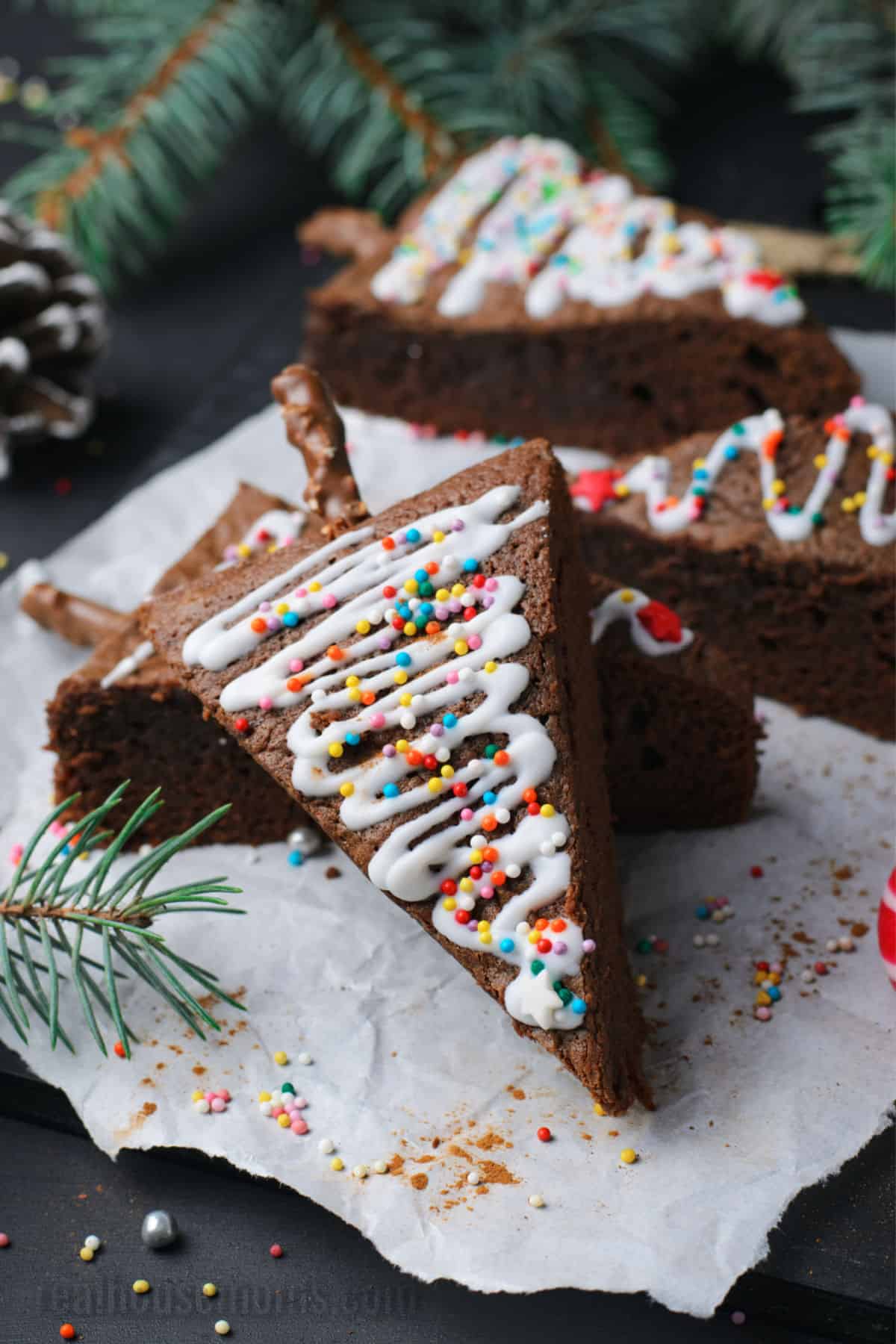 Easy Christmas Tree Brownies ⋆ Real Housemoms