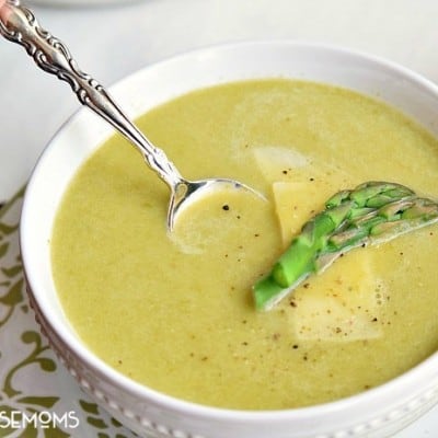 This CREAMY ASPARAGUS SOUP recipe is a great Spring recipe for Easter dinner!