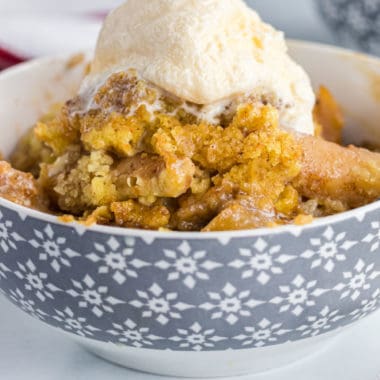 Crock Pot Apple Cobbler Recipe ⋆ Real Housemoms