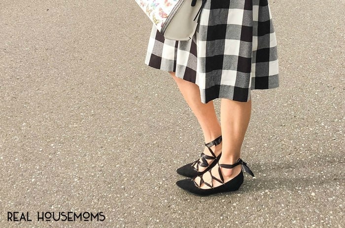 With spring in full bloom, I'm ditching my winter boots and heavy socks and trading them in for lightweight flats and sandals, especially for these DIY LACED FLATS!