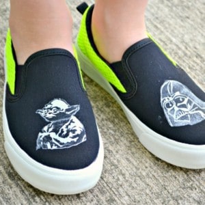 No matter if you're a Jedi or a Sith, these DIY STAR WARS TENNIS SHOES are one with the force!