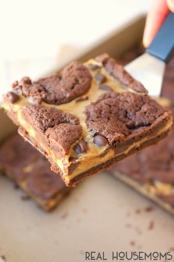 If chocolate and peanut butter is your thing, these cookie bars are for you! Made with just 6 simple ingredients, these easy Double Chocolate Peanut Butter Bars come together in no time!
