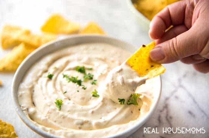 This will amaze you - it tastes JUST like store bought French Onion Dip! 3 Ingredients, 1 minute and everyone will go mad over this!