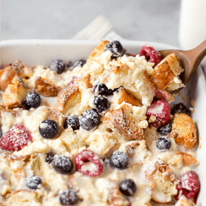 This Fruity Croissant Puff with Vanilla Bean Glaze is the most amazing breakfast or brunch because you actually make it up the night before!