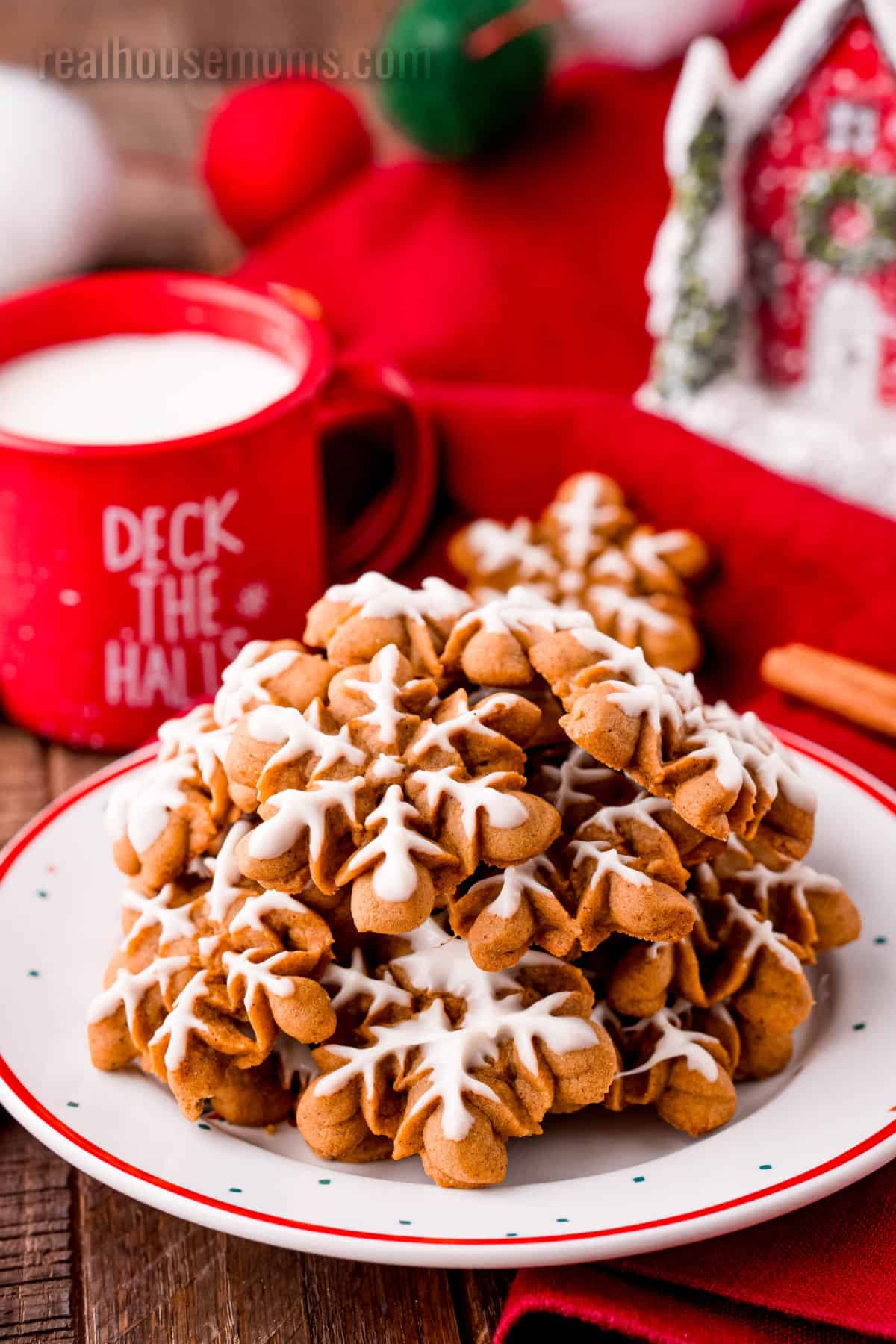 https://realhousemoms.com/wp-content/uploads/Gingerbread-Spritz-Cookies-IC-6.jpg