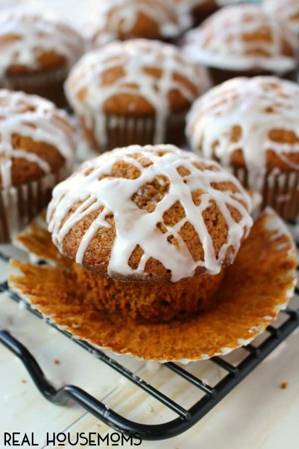 If you love Gingerbread cookies, you're gonna adore these amazing Glazed Gingerbread Muffins!