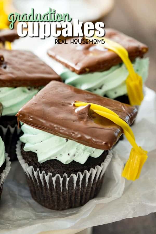 Chocolate cupcakes, whipped mint chocolate chip cream cheese frosting, and a graduation cap and tassel! These Graduation Cupcakes or should we say “cap”-cakes are perfect for impending Graduation parties!