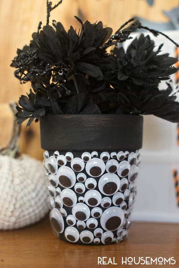 For fun decor that is sure to catch your eye, make a HALLOWEEN GOOGLY EYE PLANTER!