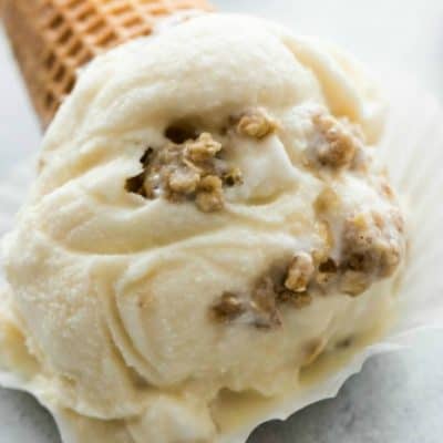 Creamy no-churn OATMEAL COOKIE DOUGH ICE CREAM is the perfect sweet tooth fix for ice cream lovers!