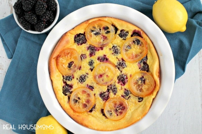 Bright lemon & juicy blackberries come together perfectly in this easy to make yet elegant LEMON AND BLACKBERRY CLAFOUTIS!
