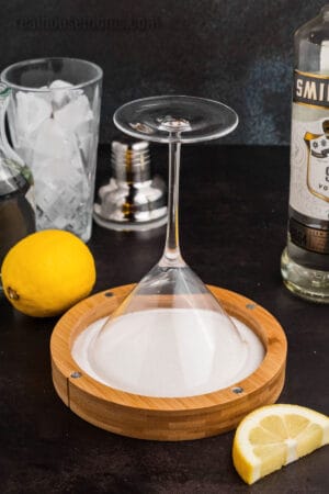 martini glass rim being dipped in sugar