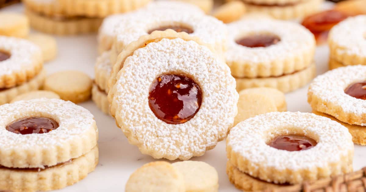 Linzer Cookies ⋆ Real Housemoms