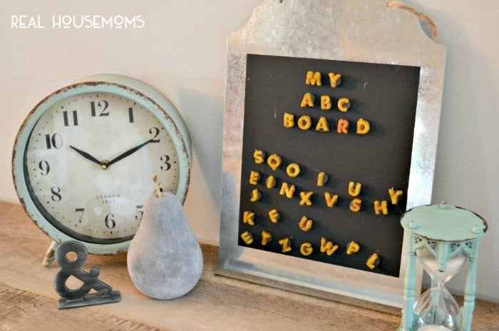 Keep the kids learning all summer long with their own MY ABC BOARD KIDS CRAFT PROJECT!