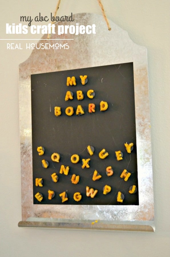 Keep the kids learning all summer long with their own MY ABC BOARD KIDS CRAFT PROJECT!