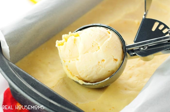 This NO CHURN LEMON MERINGUE PIE ICE CREAM whips up in minutes, then simply freeze and cool off with some creamy lemon goodness!