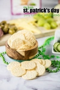 These are super cute ideas for my St. Patrick's Day party!!!