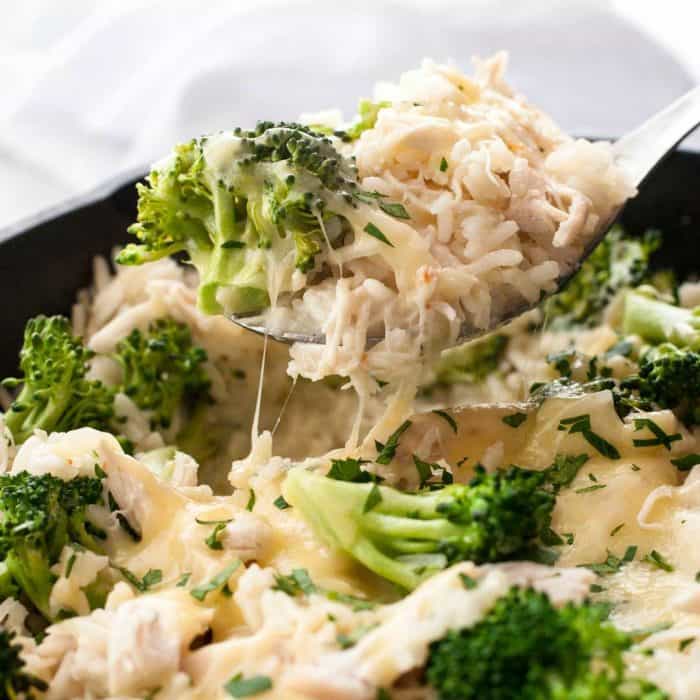 ONE POT CHICKEN AND BROCCOLI RICE is an essential back-pocket recipe for those really busy nights that takes just 20 minutes to prepare and is all made in ONE pot!