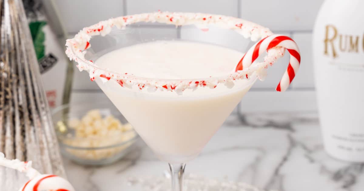 White Christmas Martini (Festive White Chocolate Martini)