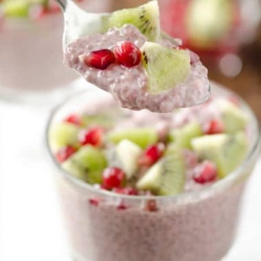 POMEGRANATE CHIA SEED PUDDING is an easy and healthy dessert idea that uses the power of chia seeds for a rich and creamy texture you will love!