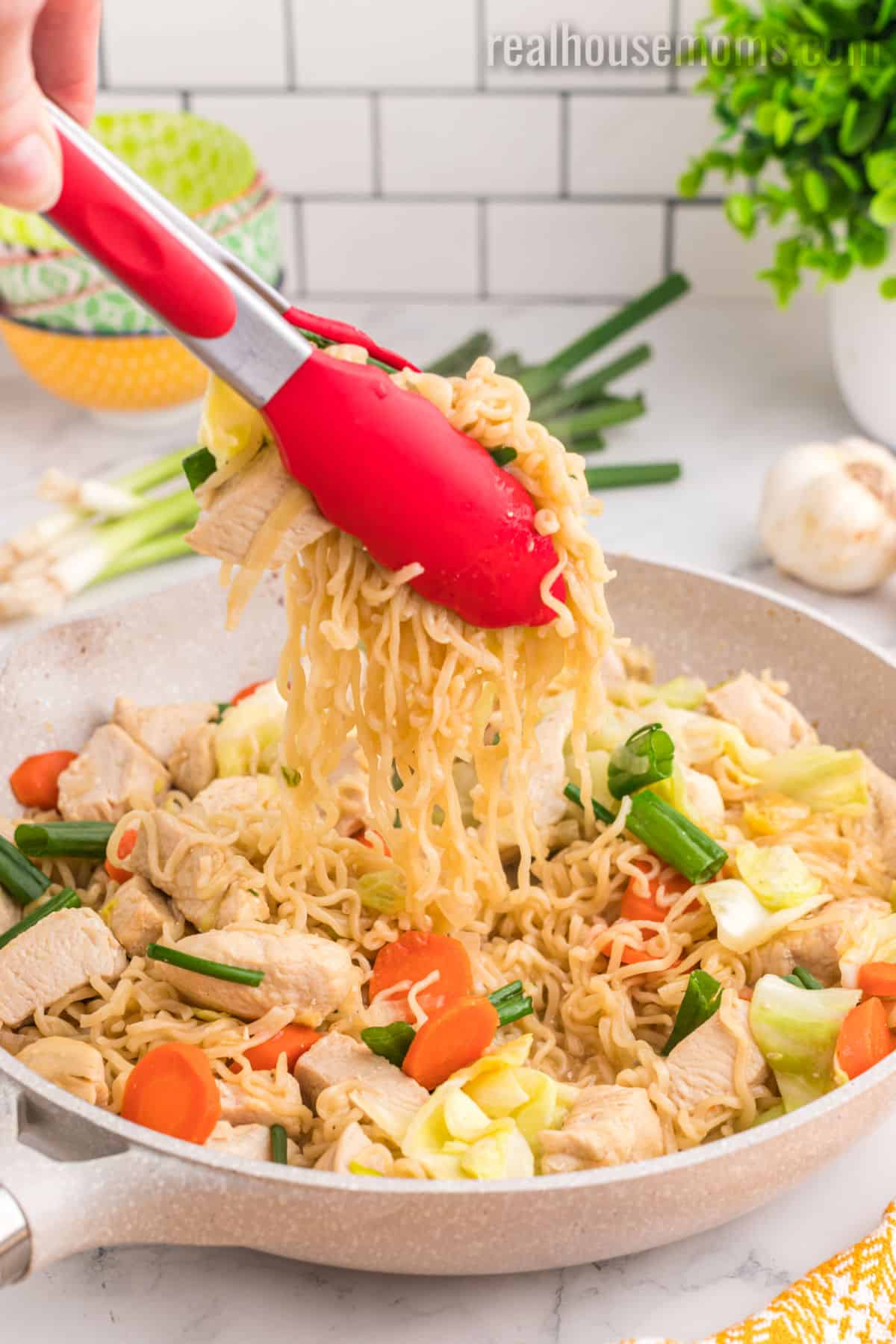 Quickly make perfectly sized ramen noodles, pasta, soups, stir-fry