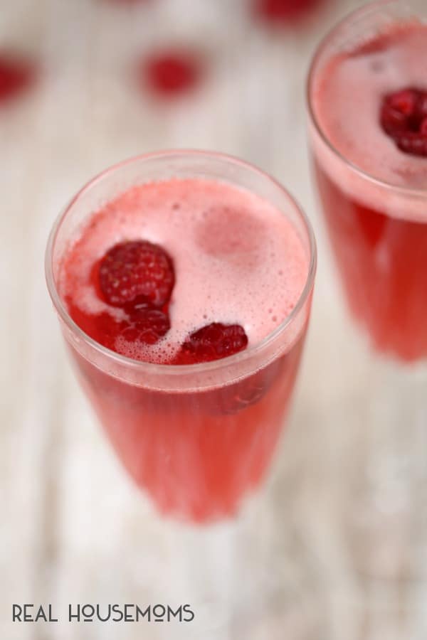 These RASPBERRY BELLINIS are an easy cocktail that is perfect for brunch!