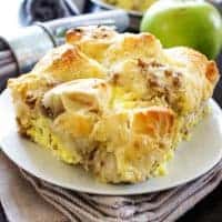 Sausage, Gouda & Biscuit Breakfast Casserole is an easy breakfast. Packed with sausage and smoked Gouda, this biscuit and eggs dish will be a real crowd pleaser!