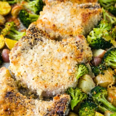 When it comes to easy & delicious dinners, nothing beats these Sheet Pan Crispy Ranch Pork Chops! You're one pan away from a meal that never has leftovers!
