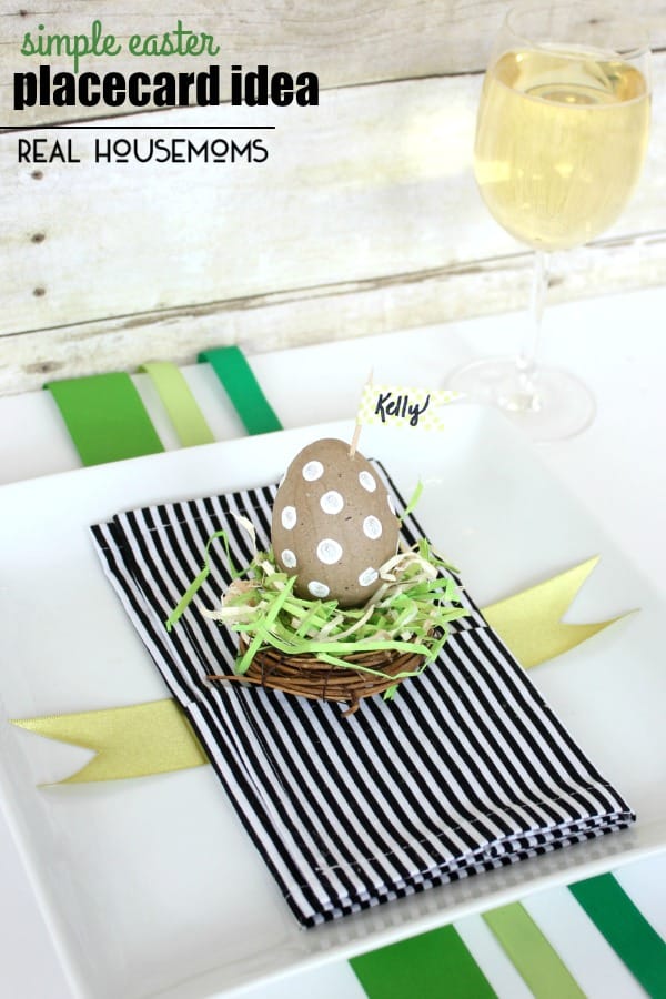 Add some festive character and color to your hoilday table with our DIY SIMPLE EASTER PLACECARD IDEA!