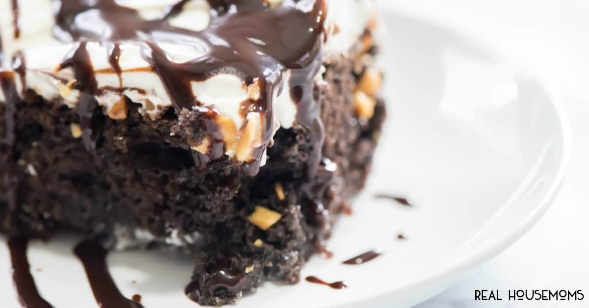 10 Best Chocolate Snickers Cake Recipes | Yummly