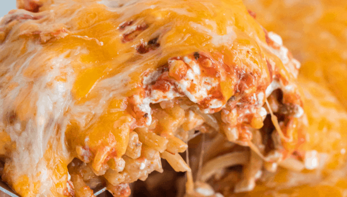 Cheesy Spaghetti Casserole Recipe ⋆ Real Housemoms