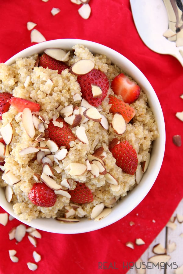 A chilled salad is the perfect side dish for a hot summer day. This STRAWBERRY ALMOND QUINOA is delicious and easy side dish to throw together for a picnic, party, or weeknight summer supper!