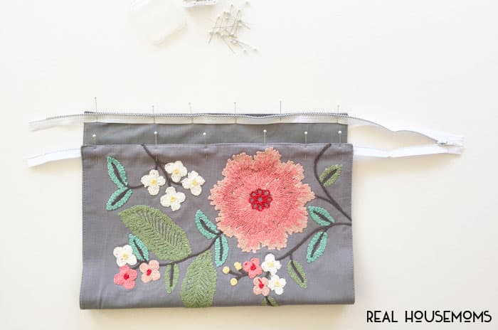 With a quick trip to Target’s home décor, you can find items that will accessorize your spring wardrobe in a flash and under $10 with these THREE EASY SPRING PURSE TUTORIALS!!