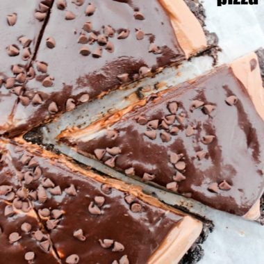 Calling all chocolate lovers! This NO BAKE TRIPLE CHOCOLATE ICE CREAM PIZZA was made just for you! Oreo cookies, hot fudge, chocolate ice cream and mini chocolate chip morsels make this a pizza chocolate, chocolate, and more chocolate!
