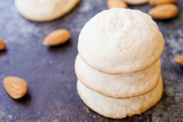 These ALMOND BUTTER COOKIES will melt in your mouth. They're deliciously sweet and super buttery and a touch of almond makes them perfect for fall!