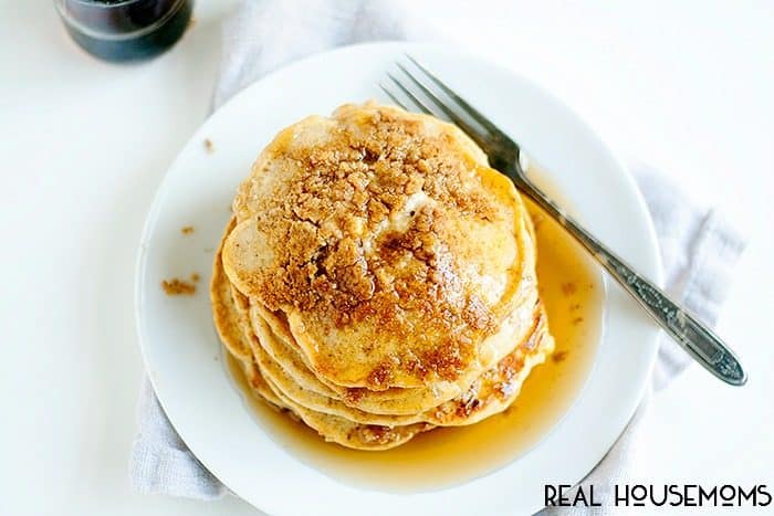 Nothing says fall is on its way quite like a giant stack of APPLE CINNAMON STREUSEL PANCAKES!