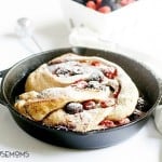 This BERRY BRAIDED BREAD is the perfect way to start your summer mornings!