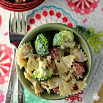 broccoli and grape pasta salad 