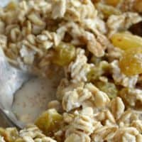 Have breakfast waiting for you with this CINNAMON RAISIN OVERNIGHT OATS recipe! This easy breakfast is made the night before and requires no cooking!