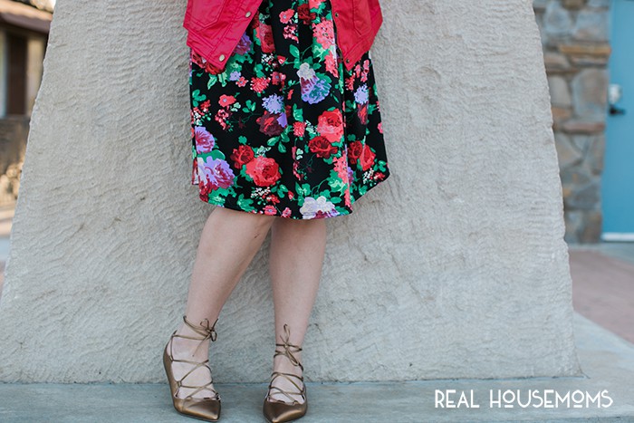 Let's be honest.....heels are cute, but comfortable? No way! Here are five pairs of shoes that are as comfortable as they are stylish, and they're perfect for warm weather!