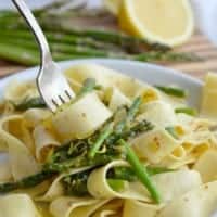 LEMON ASPARAGUS PASTA is the perfect side dish or meatless meal for a little bit of sunshine in your day!