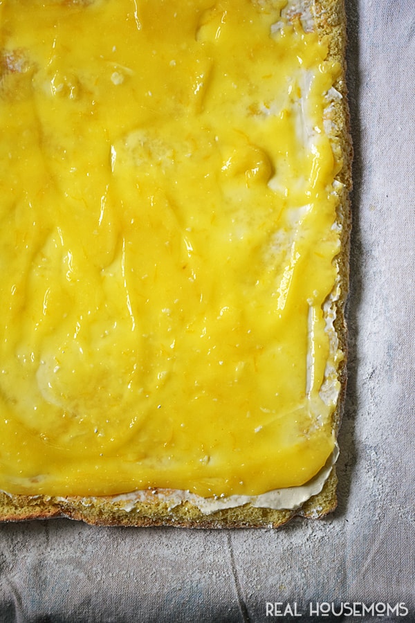 lemon-cake-roll-recipe-rh-incontent-128