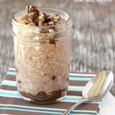 Whether you like your overnight oats hot or right out of the fridge, these NUTELLA OVERNIGHT OATS will get your day off to a great start!