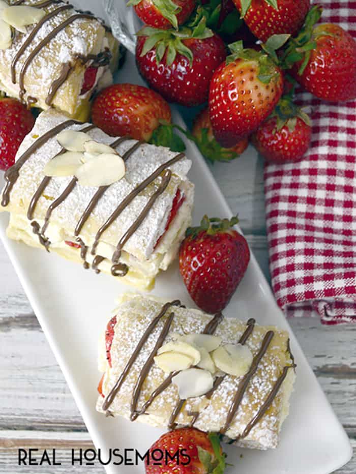 These easy STRAWBERRY CHEESECAKE NAPOLEONS are the perfect way to serve beautiful red strawberries!