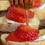 This HONEY, STRAWBERRY & BRIE BRUSCHETTA comes together with just four simple ingredients in about 10 minutes! So delicious!