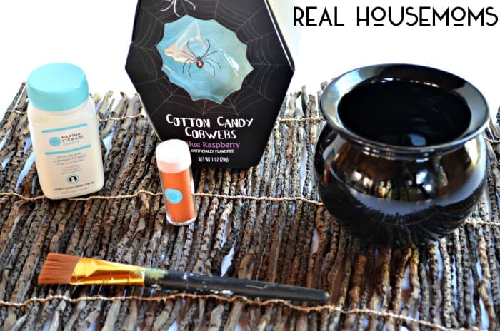 This WITCH'S BREW CAULDRON HALLOWEEN FAVOR is a great idea for a Halloween party or even a gift for a teacher or friend! 